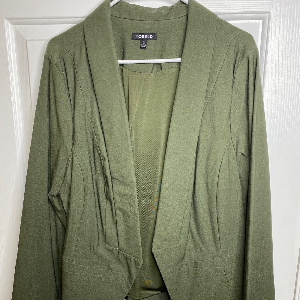 TORRID OLIVE GREEN BLAZER